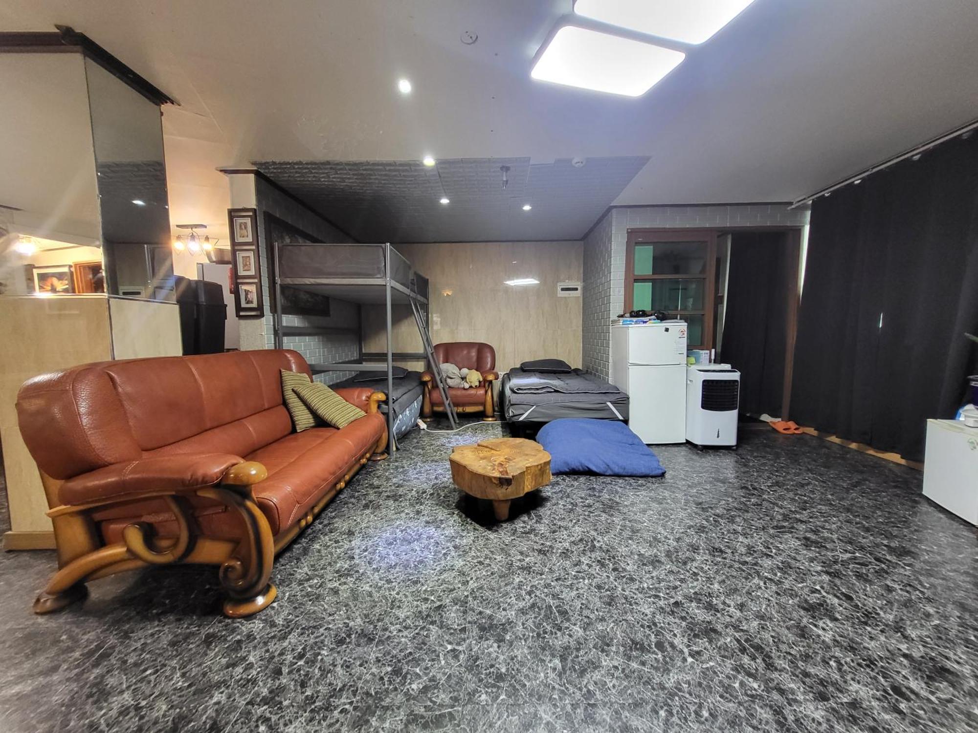 Db House *